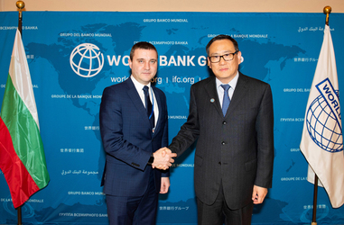 Minister Vladislav Goranov and the World Bank signed an agreement on the opening of an office for shared services in Sofia 