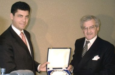 Награждаване на министър Велчев от Euro Money за финансов министър на годината