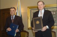 Plamen Oresharski and Robert Kimmitt signed double taxation avoidance agreement between Bulgaria and USA