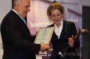 ЗАМ.-МИНИСТЪР БОРЯНА ПЕНЧЕВА ВРЪЧИ ТРИ ПРИЗА НА БЪЛГАРСКИ КОМПАНИИ В РАМКИТЕ НА ГОДИШНИТЕ НАГРАДИ НА БЪЛГАРСКАТА СТОПАНСКА КАМАРА „ИН-5” ЗА ПРИНОС В РАЗВИТИЕТО НА ИКОНОМИКАТА