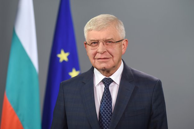 Министър Кирил Ананиев