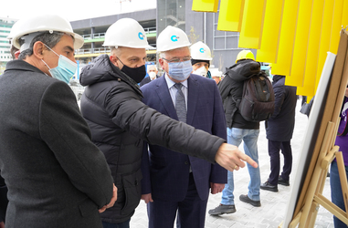 Проверка на изграждането на сградата, в която ще се помещава суперкомпютърът на територията на София Тех парк, който е част от европейската мрежа EuroHPC Joint Undertaking