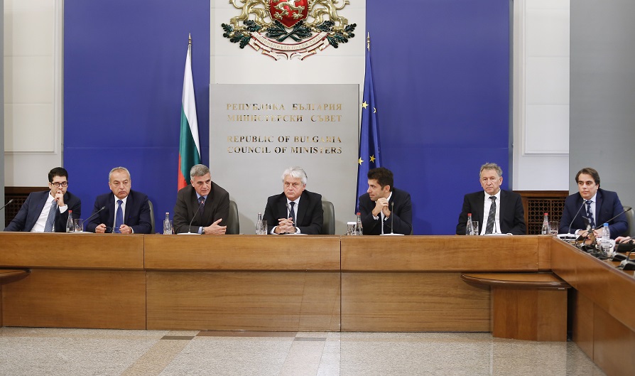 Министър Асен Василев и министри от служебния кабинет