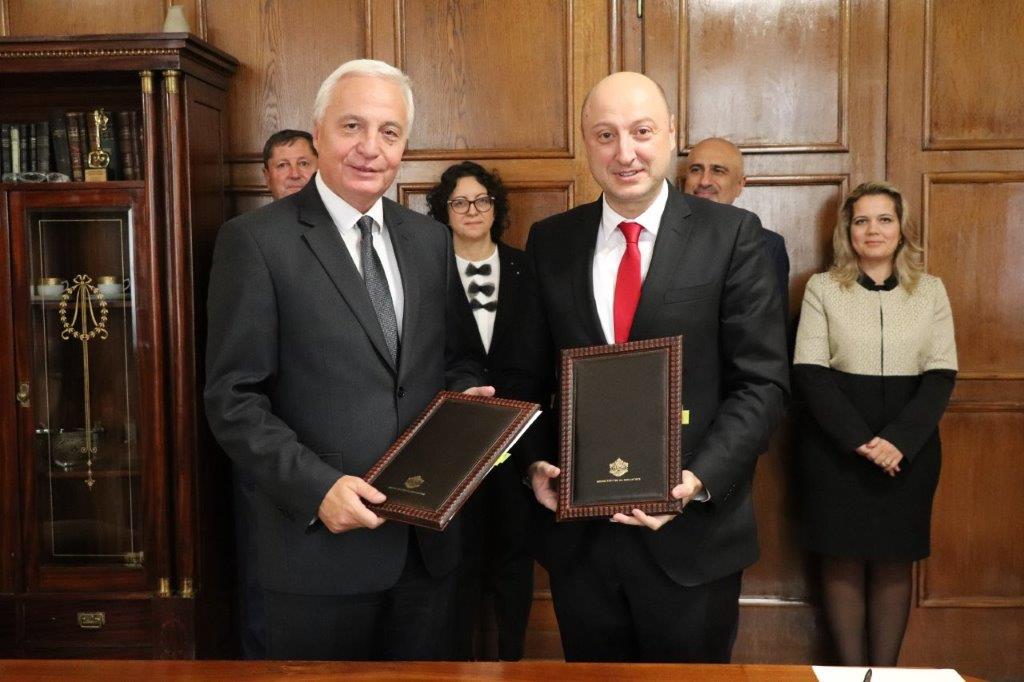 Министърът на финансите Валери Белчев и председателят на Сметната палата Цветан Цветков