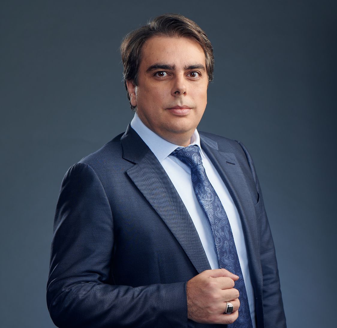 Вицепремиерът Асен Василев ще изнесе лекция на форум Ambrosetti