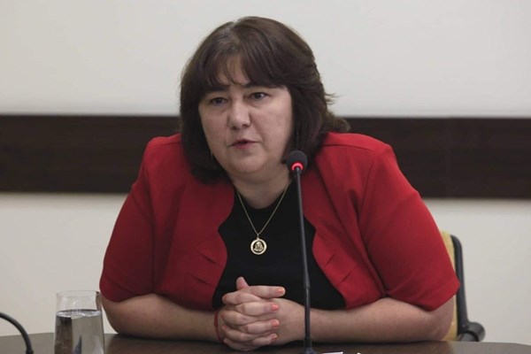 Министър Росица Велкова